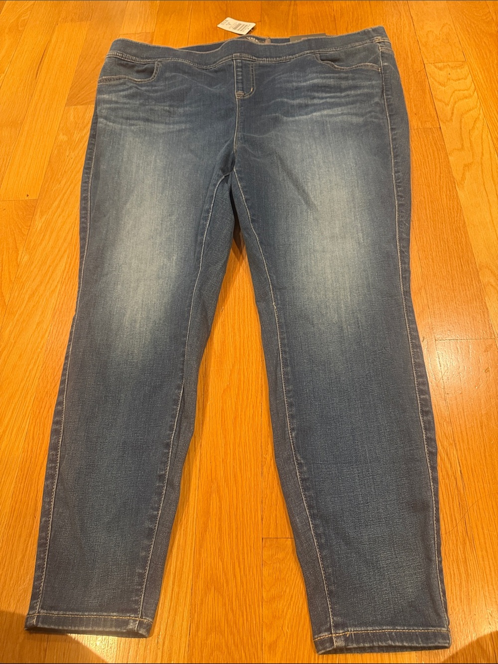 NWT Torrid super soft lean high rise pull on jeans size 3S (3X) 22-24.